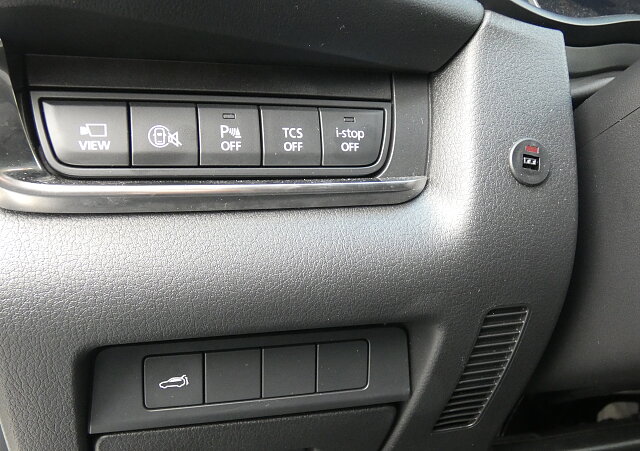 Mazda CX-30 - Kolor Snowflake White Pearl, zdjęcie 11