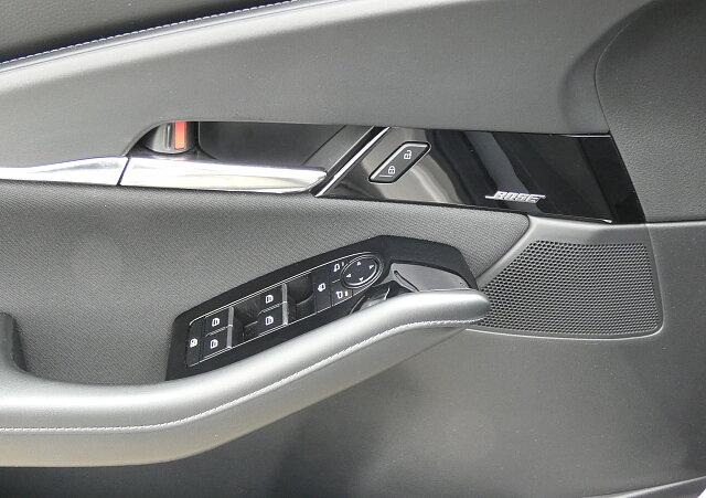 Mazda CX-30 - Kolor Platinum Quartz, zdjęcie 18