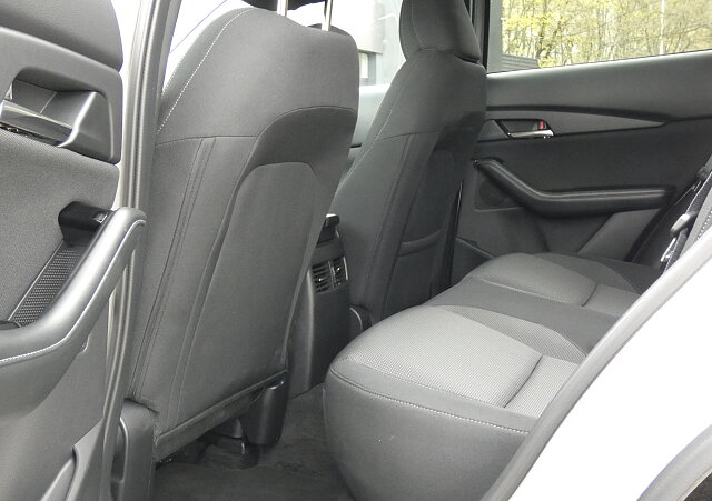 Mazda CX-30 - Kolor Platinum Quartz, zdjęcie 9