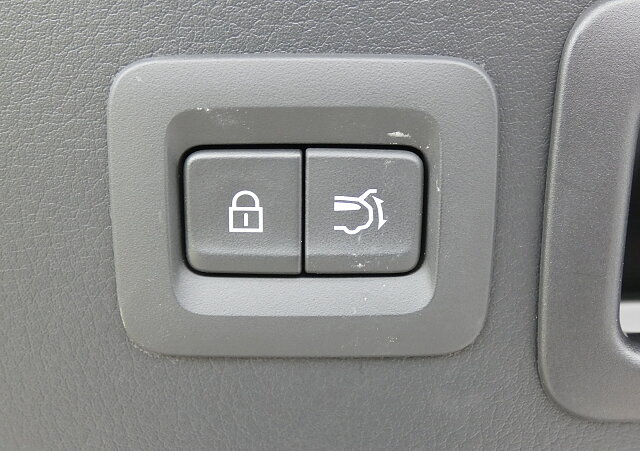 Mazda CX-30 - Kolor Platinum Quartz, zdjęcie 10