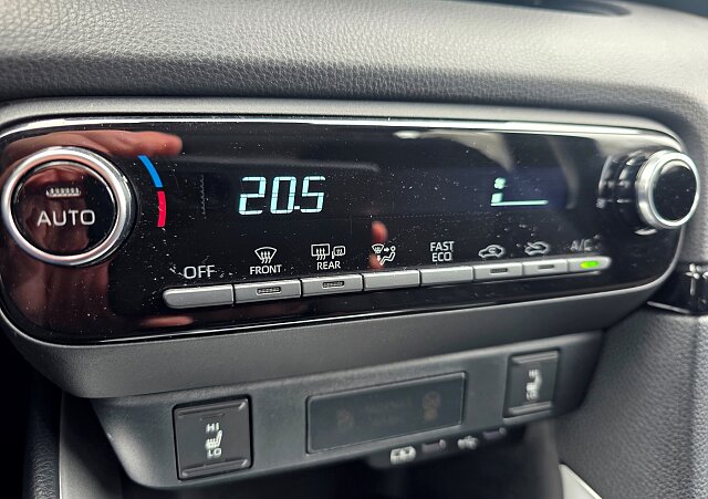 Mazda 2 Hybrid - Kolor Opera Black, zdjęcie 20
