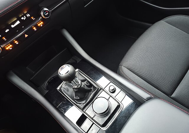 Mazda 3 - Kolor Machine Gray, zdjęcie 13