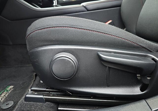 Mazda 3 - Kolor Machine Gray, zdjęcie 24
