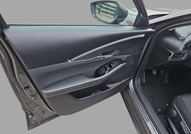 Mazda CX-30 - Kolor Machine Gray, zdjęcie 10