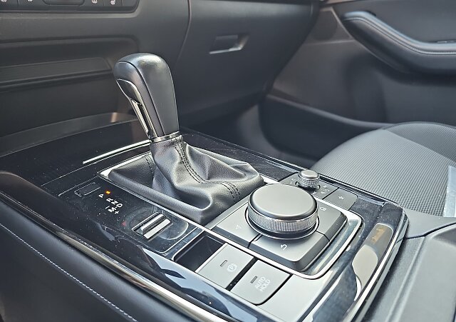 Mazda CX-30 - Kolor Deep Crystal Blue, zdjęcie 21