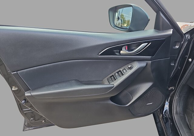 Mazda 3 - Kolor Jet Black, zdjęcie 9