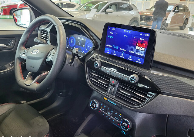 Ford Kuga - Kolor Czerwony, zdjęcie 9
