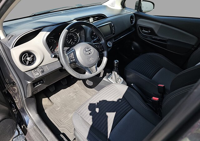 Toyota Yaris - Kolor Szary, zdjęcie 10