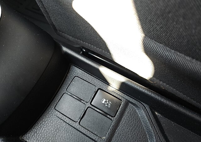 Toyota Yaris - Kolor Szary, zdjęcie 24