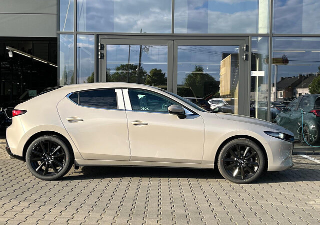 Mazda 3 - Kolor Platinum Quartz, zdjęcie 4
