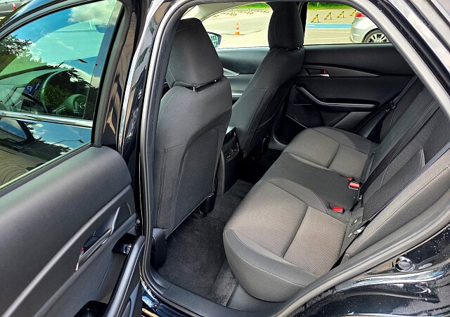 Mazda CX-30 - Kolor Jet Black, zdjęcie 5