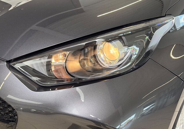 Mazda 2 Hybrid - Kolor Lead Grey, zdjęcie 8