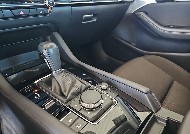 Mazda 3 - Kolor Machine Gray, zdjęcie 20