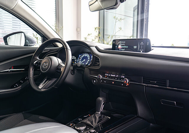 Mazda CX-30 - Kolor Machine Gray, zdjęcie 9