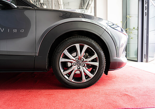 Mazda CX-30 - Kolor Machine Gray, zdjęcie 6