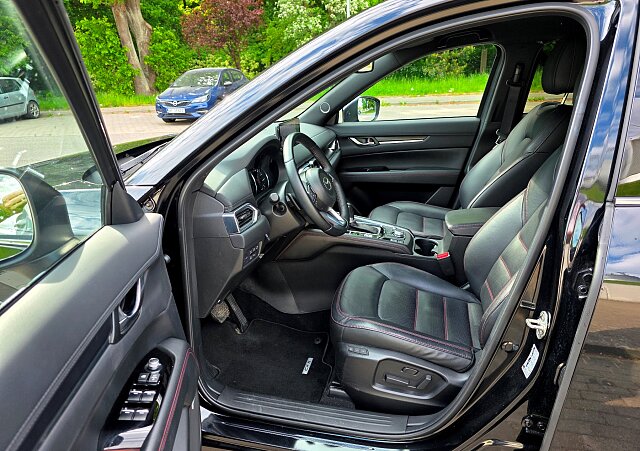 Mazda CX-5 - Kolor Jet Black, zdjęcie 3