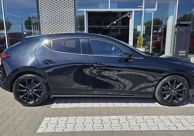 Mazda 3 - Kolor Jet Black, zdjęcie 5