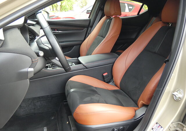 Mazda 3 - Kolor Zircon Sand Metalic, zdjęcie 15