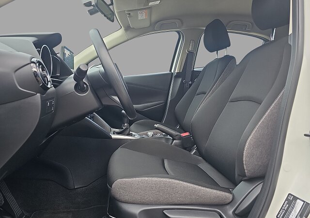 Mazda 2 - Kolor Biały, zdjęcie 10