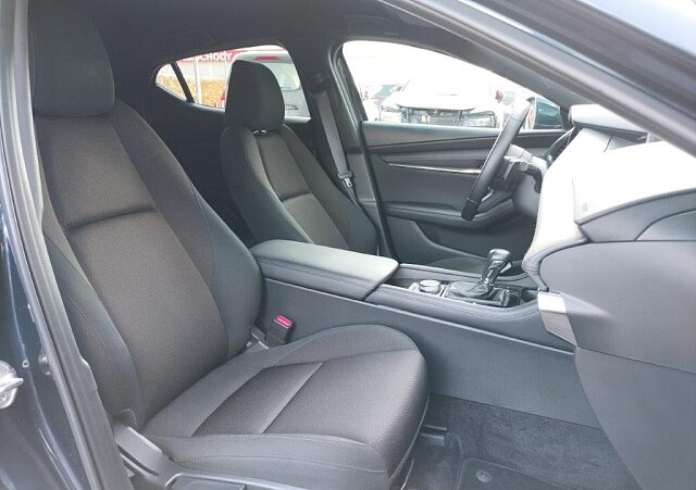 Mazda 3 - Kolor Deep Crystal Blue, zdjęcie 8