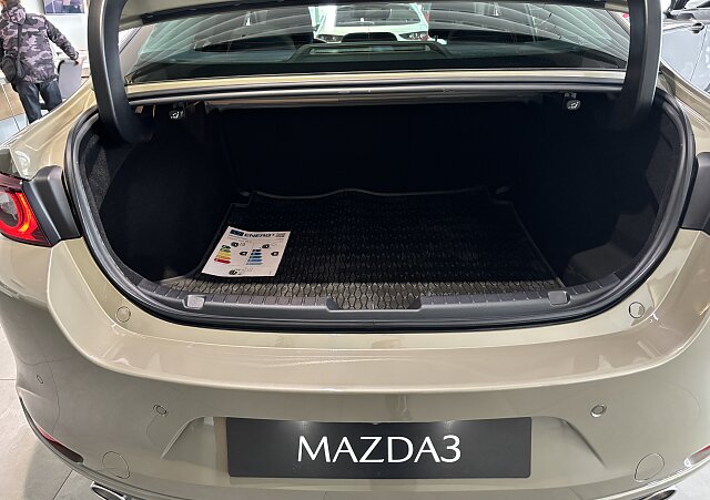 Mazda 3 - Kolor Zircon Sand Metalic, zdjęcie 4