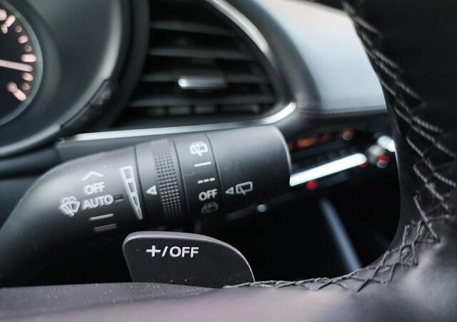 Mazda 3 - Kolor Deep Crystal Blue, zdjęcie 19