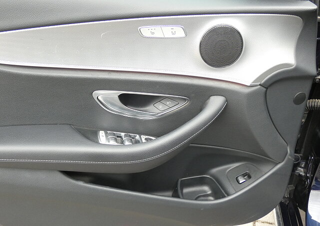 Mercedes-Benz Klasa E - Kolor Inny kolor, zdjęcie 12