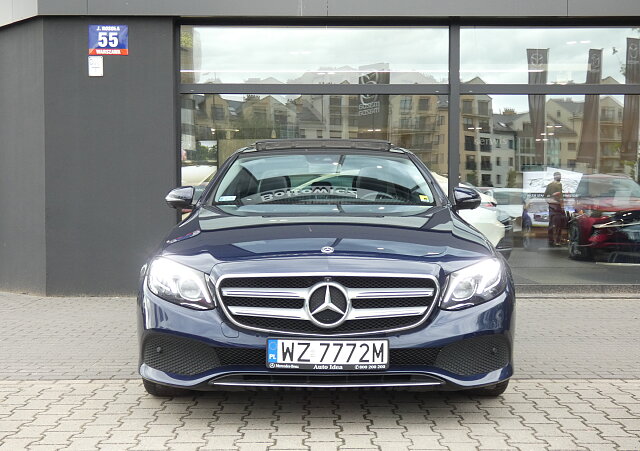 Mercedes-Benz Klasa E - Kolor Inny kolor, zdjęcie 4