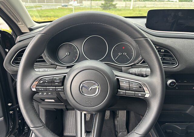 Mazda CX-30 - Kolor Jet Black, zdjęcie 12