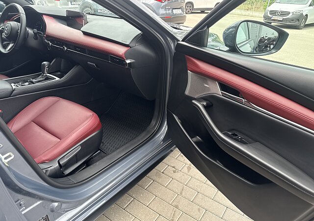 Mazda 3 - Kolor Polymetal Gray, zdjęcie 22