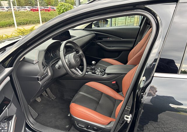 Mazda CX-30 - Kolor Jet Black, zdjęcie 14