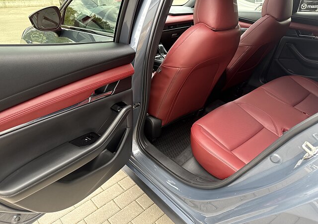 Mazda 3 - Kolor Polymetal Gray, zdjęcie 20