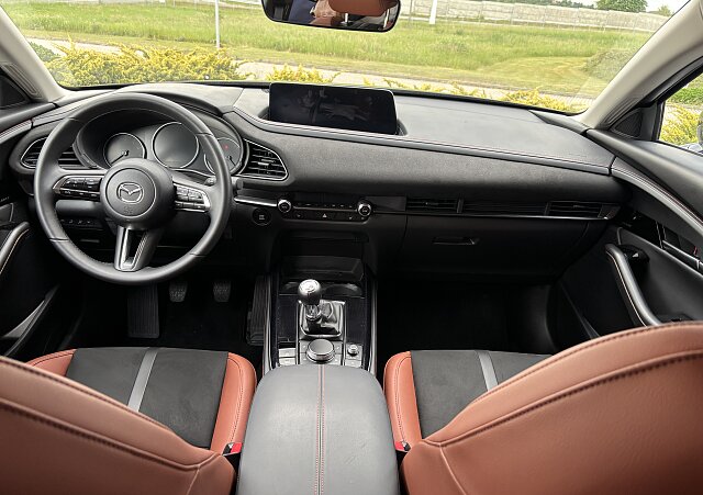 Mazda CX-30 - Kolor Jet Black, zdjęcie 13