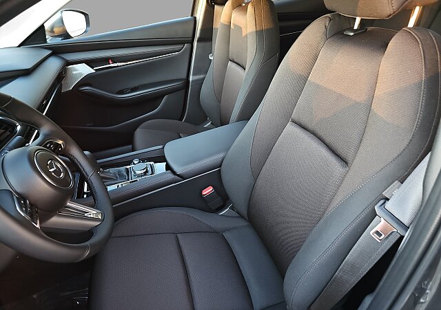 Mazda 3 - Kolor Machine Gray, zdjęcie 13