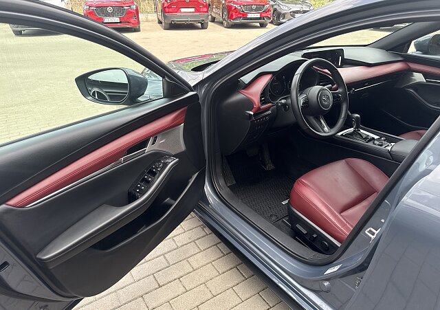 Mazda 3 - Kolor Polymetal Gray, zdjęcie 5