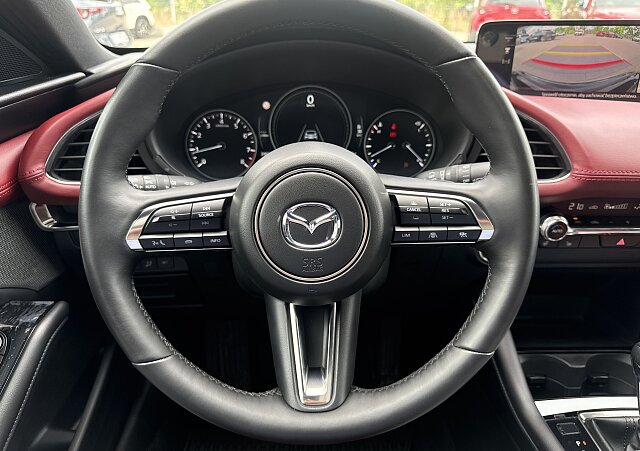 Mazda 3 - Kolor Polymetal Gray, zdjęcie 9