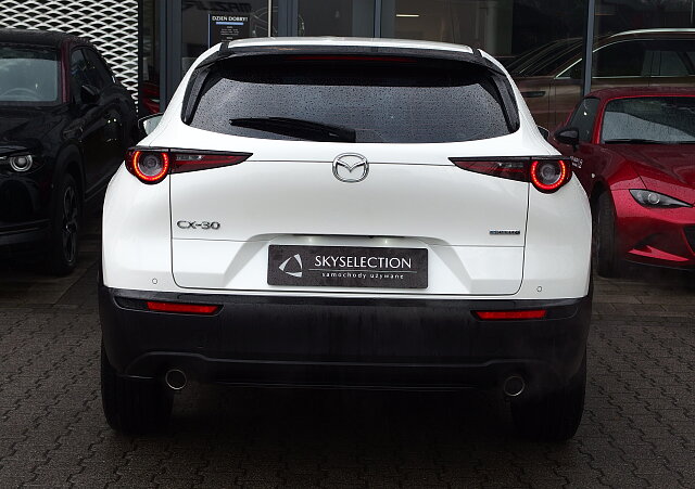 Mazda CX-30 - Kolor Snowflake White Pearl, zdjęcie 7