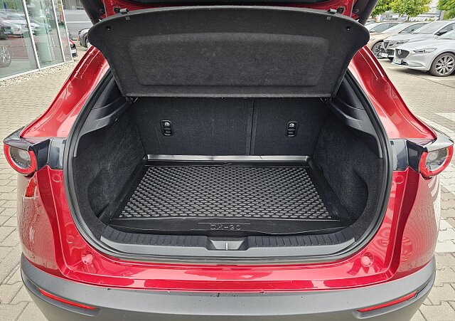 Mazda CX-30 - Kolor Czerwony, zdjęcie 9