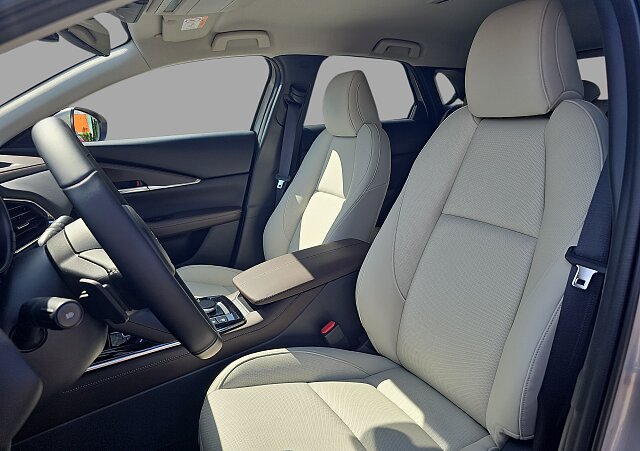 Mazda CX-30 - Kolor Platinum Quartz, zdjęcie 12