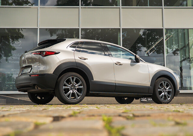 Mazda CX-30 - Kolor Platinum Quartz, zdjęcie 7