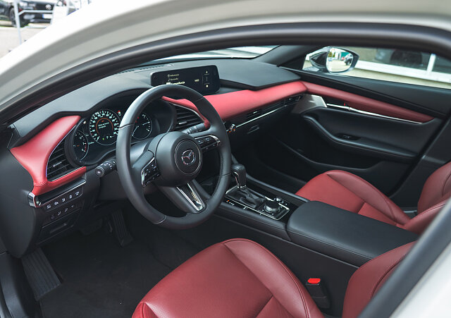 Mazda 3 - Kolor Ceramic Metalic, zdjęcie 5