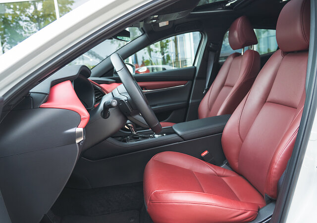 Mazda 3 - Kolor Ceramic Metalic, zdjęcie 8