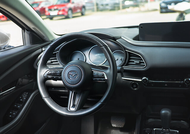 Mazda CX-30 - Kolor Platinum Quartz, zdjęcie 3