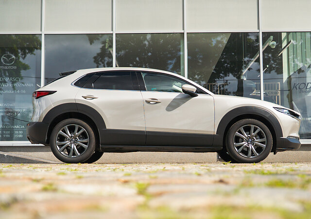 Mazda CX-30 - Kolor Platinum Quartz, zdjęcie 6