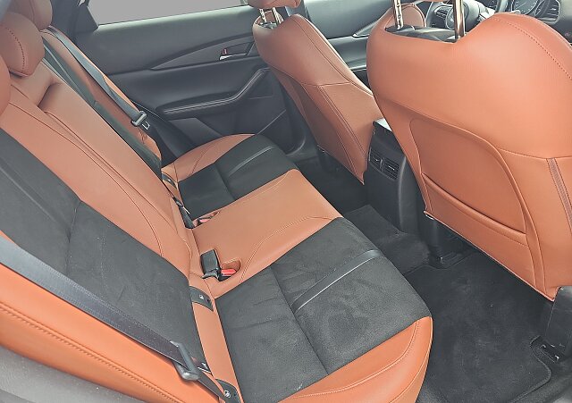 Mazda CX-30 - Kolor Snowflake White Pearl, zdjęcie 19
