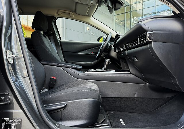 Mazda CX-30 - Kolor Machine Gray, zdjęcie 22