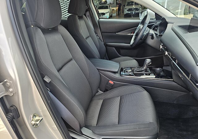 Mazda CX-30 - Kolor Platinum Quartz, zdjęcie 12