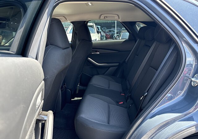Mazda CX-30 - Kolor Polymetal Gray, zdjęcie 10