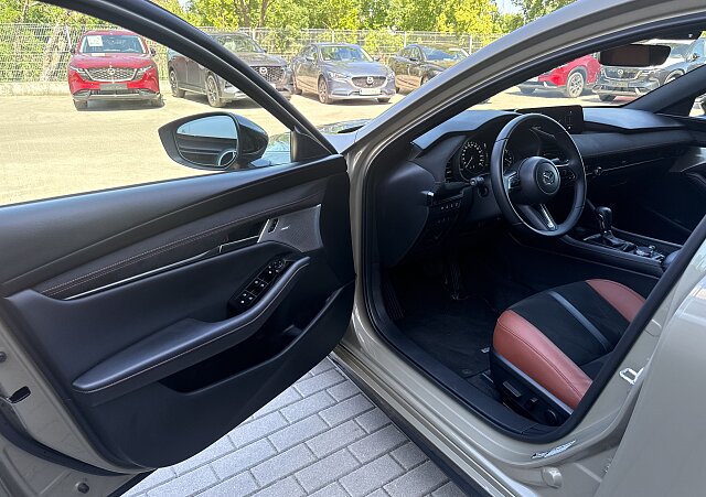 Mazda 3 - Kolor Zircon Sand Metalic, zdjęcie 5