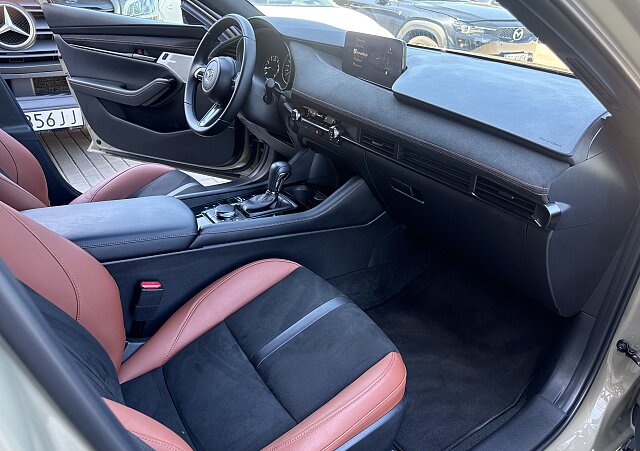 Mazda 3 - Kolor Zircon Sand Metalic, zdjęcie 24